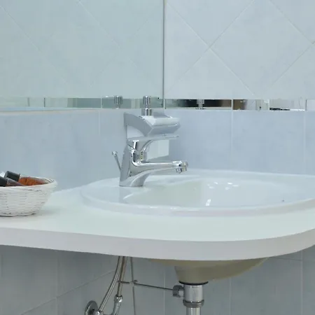 Da Angela Вилласимиус